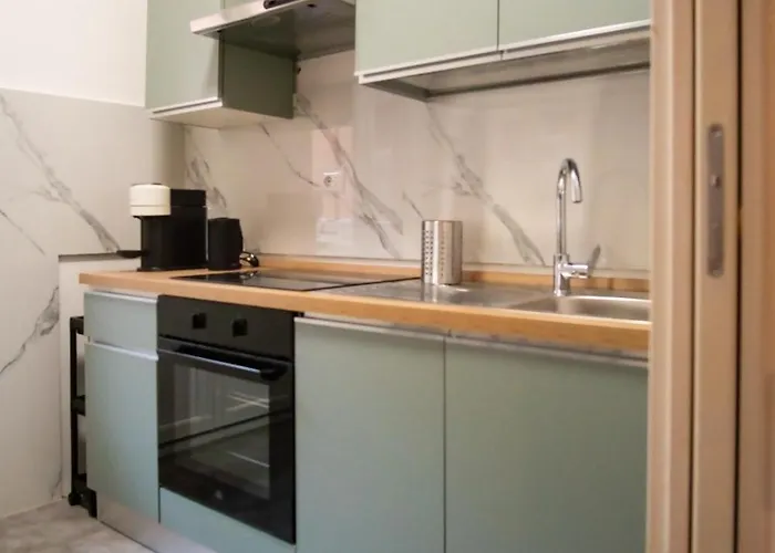 Vatican Comfortable 5 Bedroom Flat - 6 Min Metro A By Orpi Rent Rom